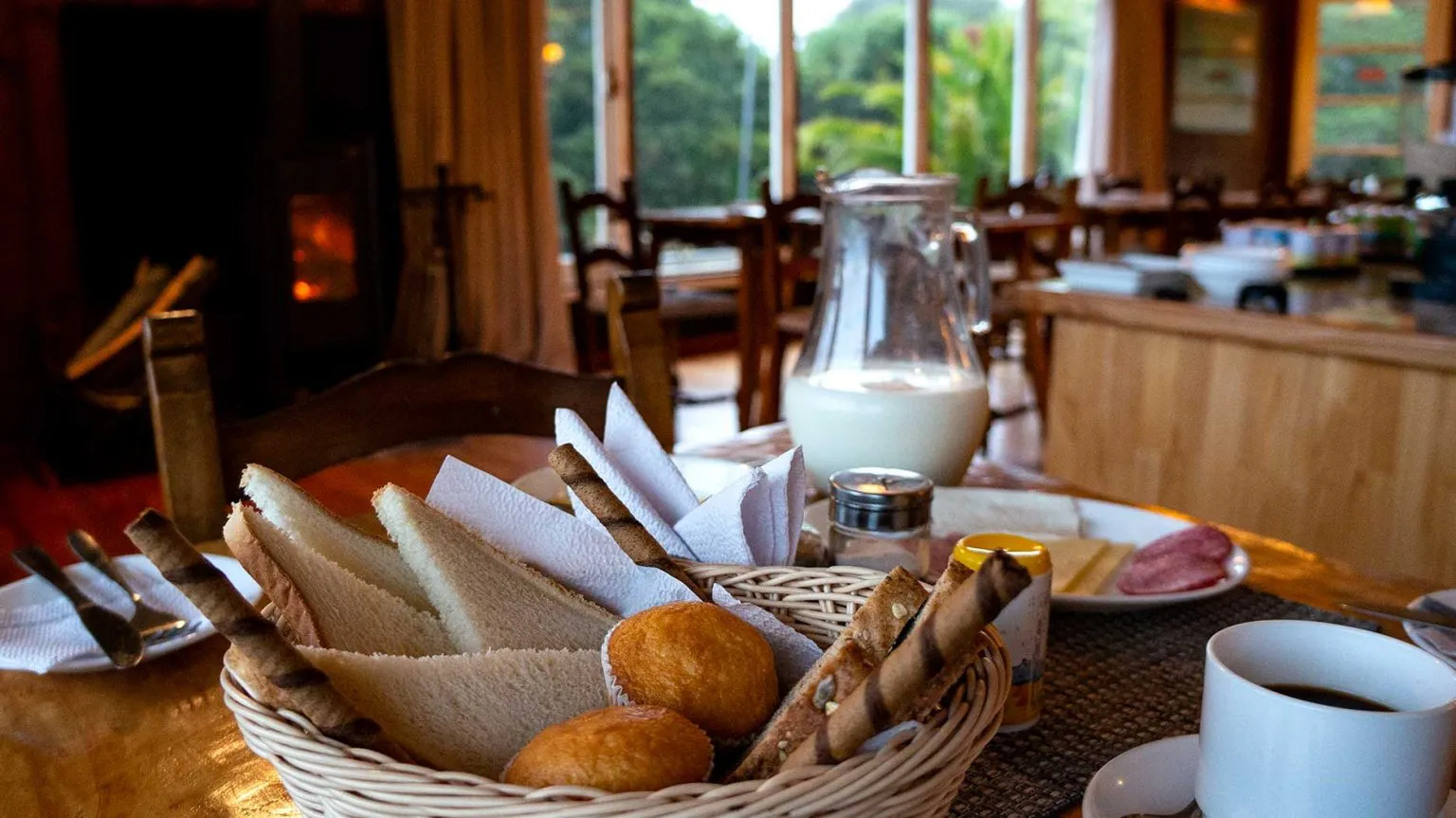 Desayuno servido en Hotel Rocas